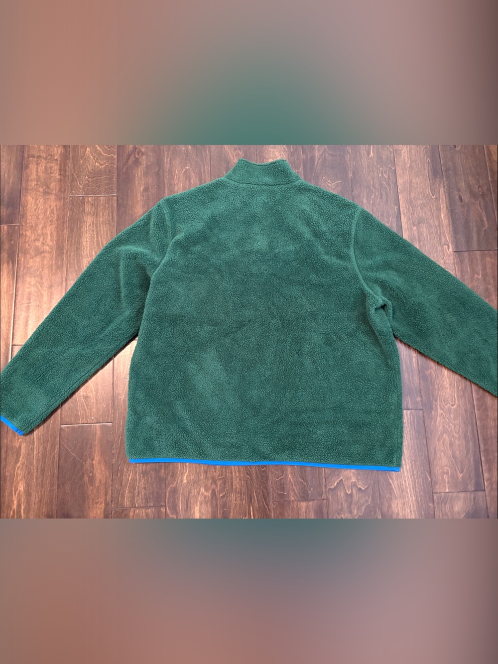 Crayola x Kohls Men's Forest Green Sherpa Fleece Pullover with Blue Accents - Picture 4 of 4